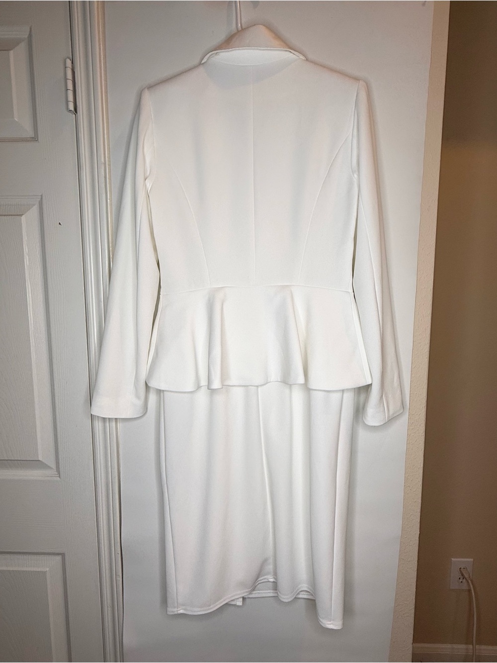 NWT Tadashi Shoji White Peplum Double-Breasted Dress Suit - Picture 4 of 8